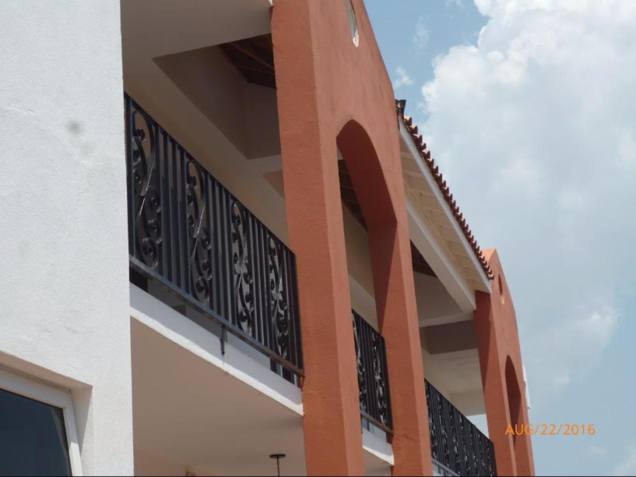Spanish Dream Hotel Kingston Zewnętrze zdjęcie