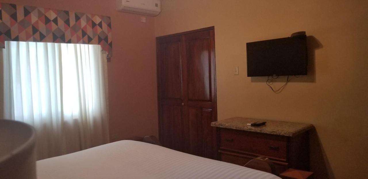 Spanish Dream Hotel Kingston Zewnętrze zdjęcie
