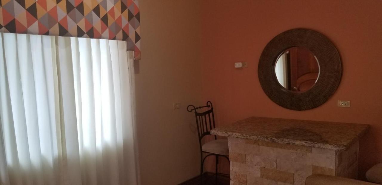 Spanish Dream Hotel Kingston Zewnętrze zdjęcie